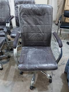 Office chair/Revolving chair/Executive