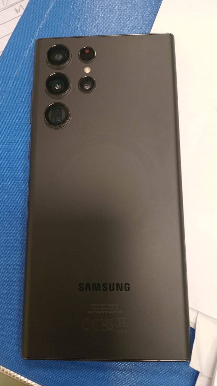 Samsung S22 Ultra, Black  (Non PTA) 0