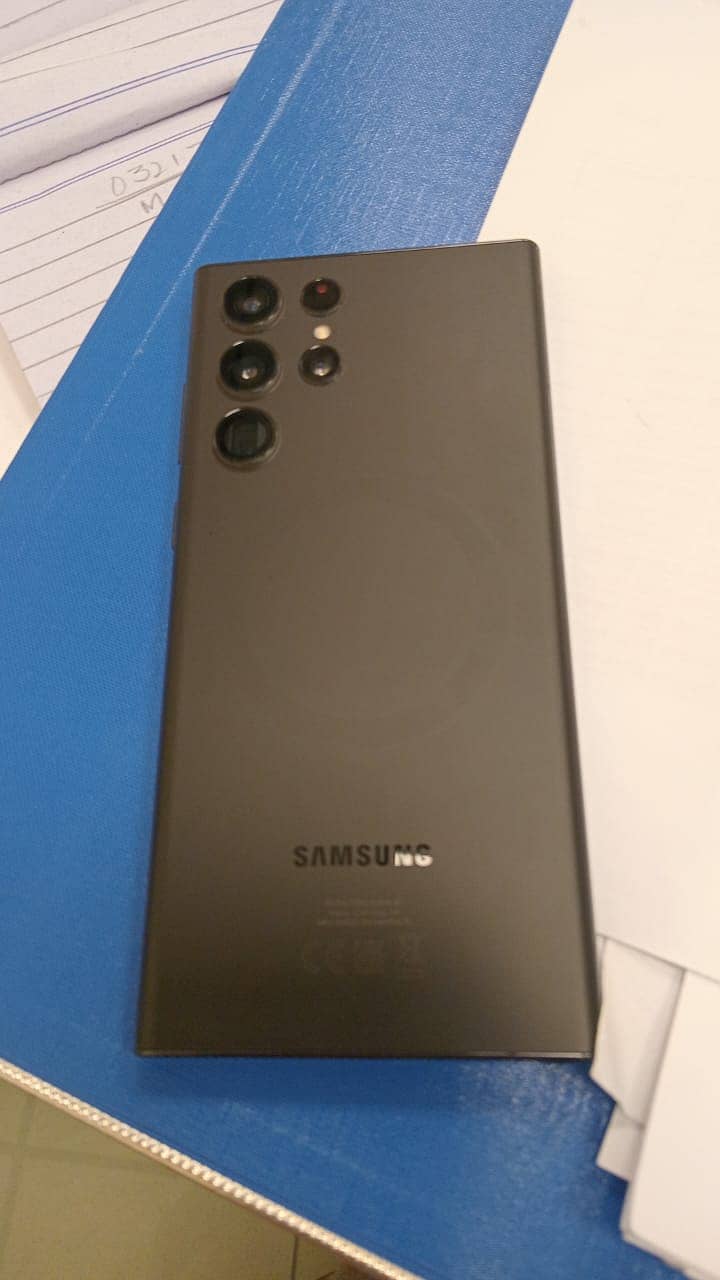 Samsung S22 Ultra, Black  (Non PTA) 1