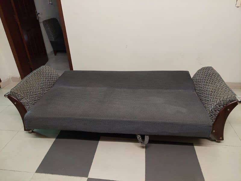 Sofa come bed for sale. Used, in great conditon 3