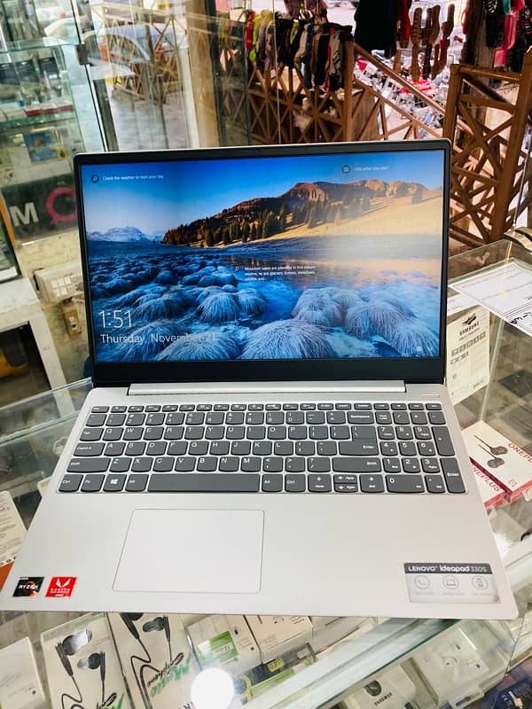 Lenovo IdeaPad Ryzen with Graphic Card 0