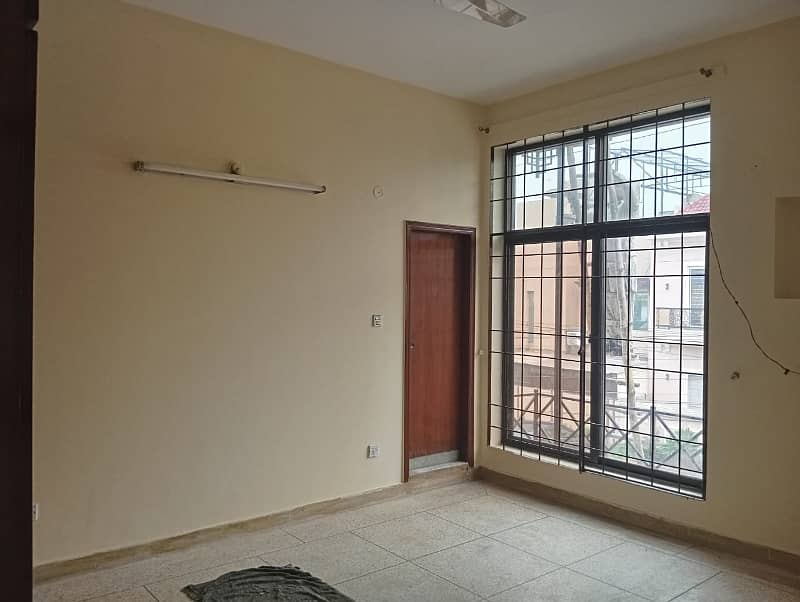 10MARLA CHIPS TILE FLOORING CORNER HOUSE FOR RENT IN AIT 4