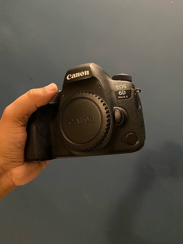 canon 6d mark ii 10/10 with box 1