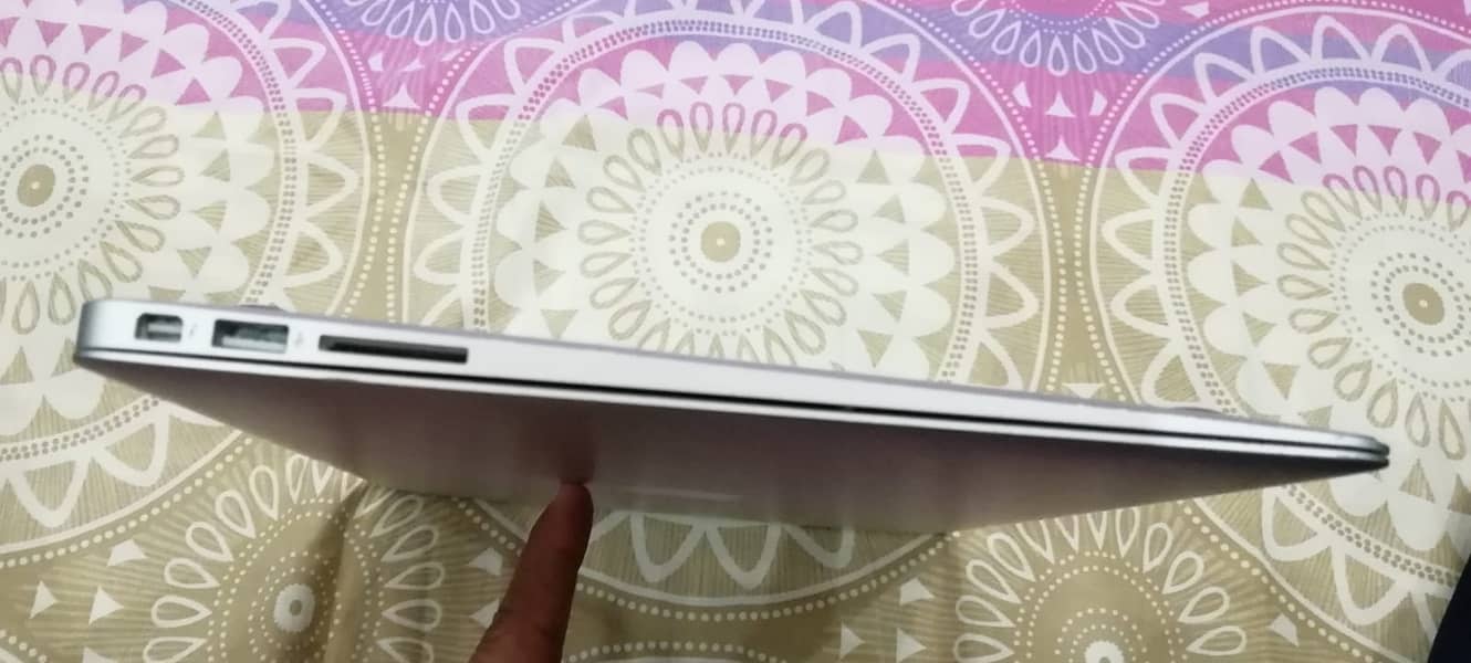 Macbook Air 13 inch 2017 4