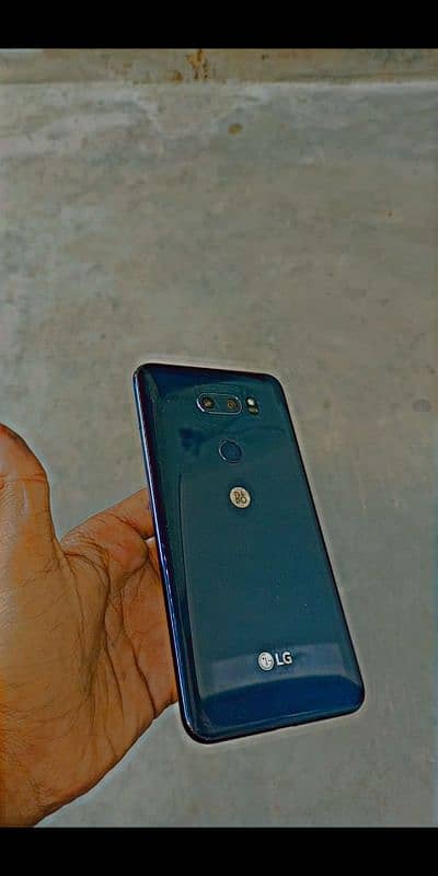 LG V30 edge Pta approved 4/64 3 month Used only 5