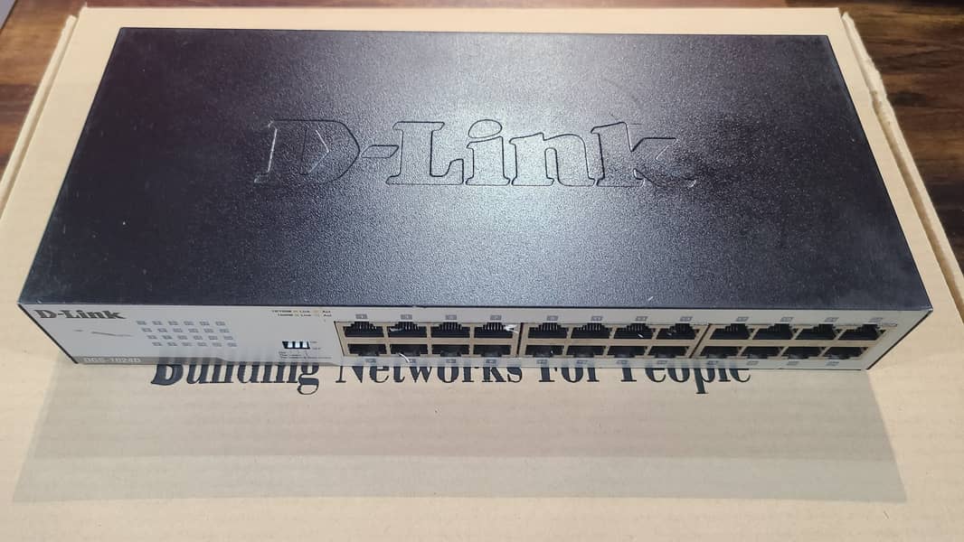 D-Link DGS-1024 Gigabit Un-managed Desktop-Switch | 24-Port (With Box) 11