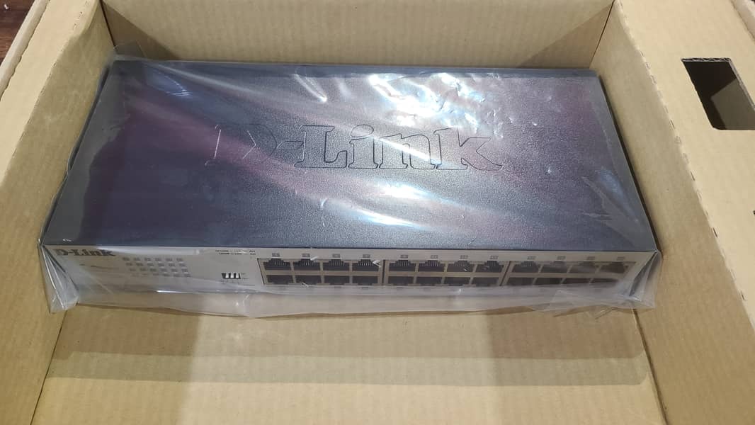 D-Link DGS-1024 Gigabit Un-managed Desktop-Switch | 24-Port (With Box) 18