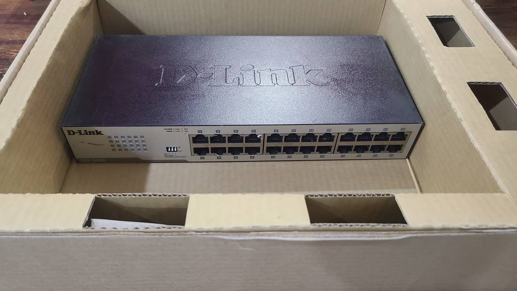 D-Link DGS-1024 Gigabit Un-managed Desktop-Switch | 24-Port (With Box) 19