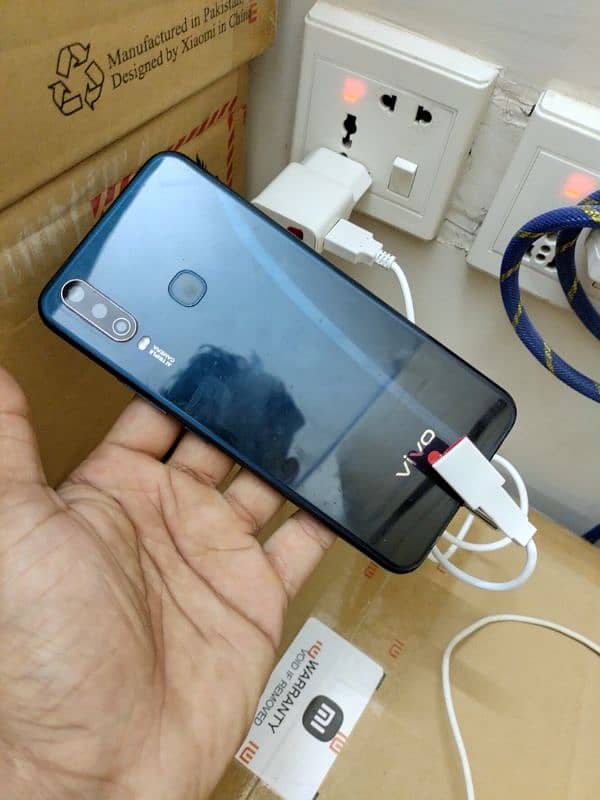 Vivo y17 starry blue 4gb+128 with box 3