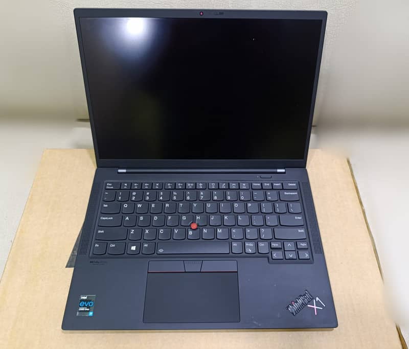 LENOVO THINKPAD X1 CARBON G5 (Open Box) 3