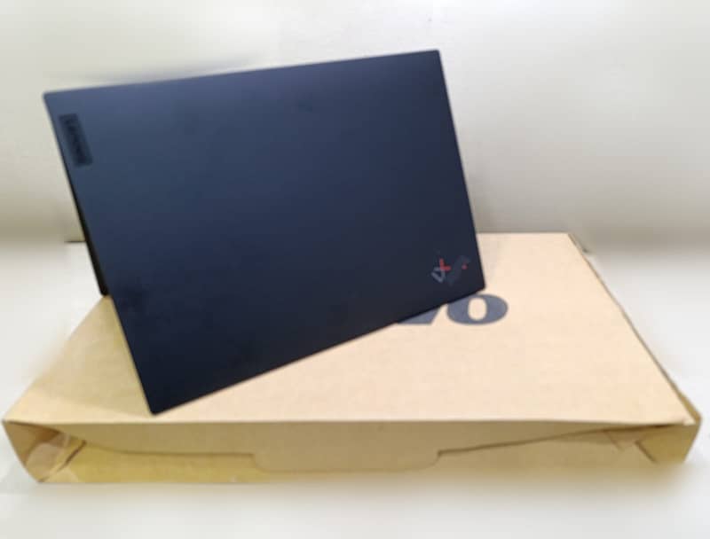 LENOVO THINKPAD X1 CARBON G5 (Open Box) 7