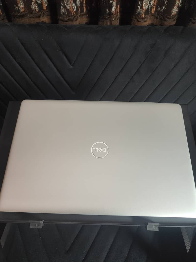 Dell Inspiron 15 0