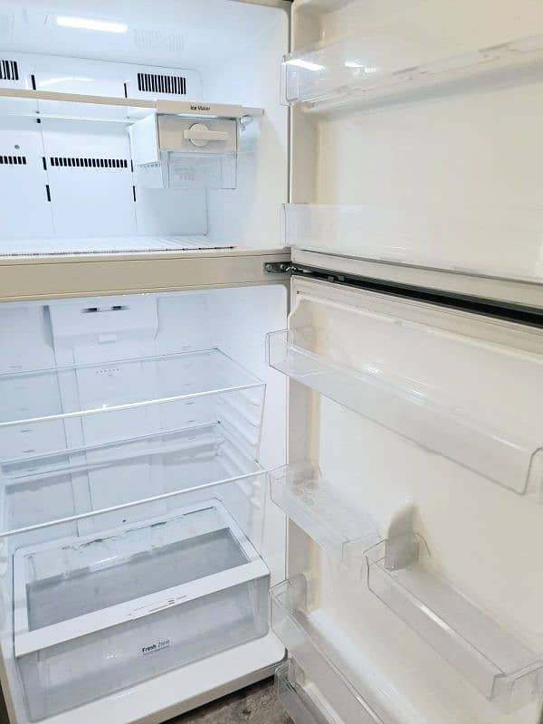 LG Refrigerator 0