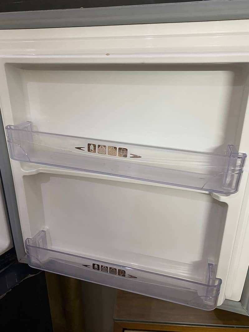 9150-LF Refrigerator (Dawlance) 3