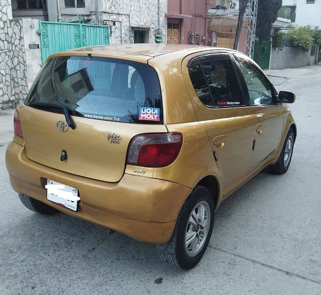 Toyota Vitz 2000 1