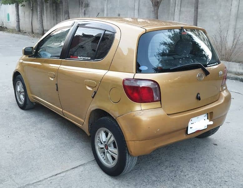 Toyota Vitz 2000 3