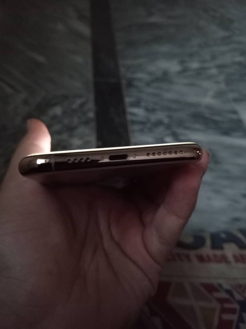 iphone Xs max 256gb Official pta approve 1