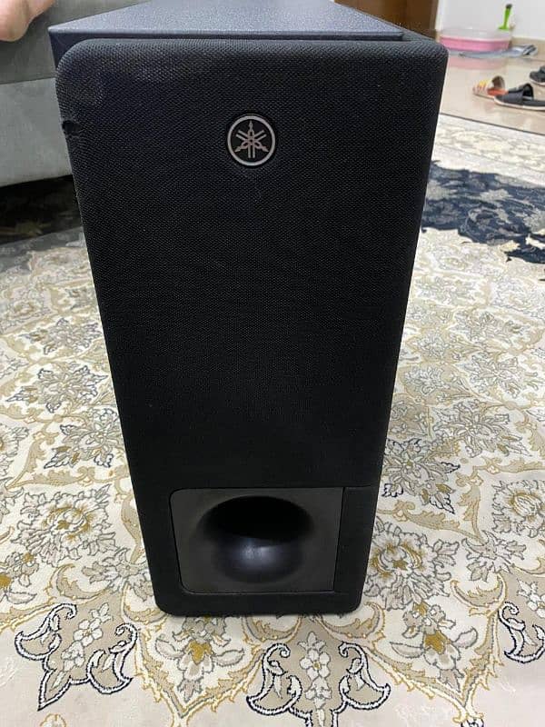 Yamaha YAS-207 Sound bar & SubWoofer 4