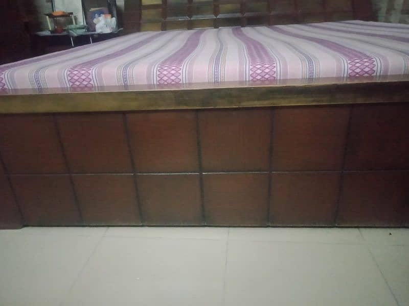 king side bed 0