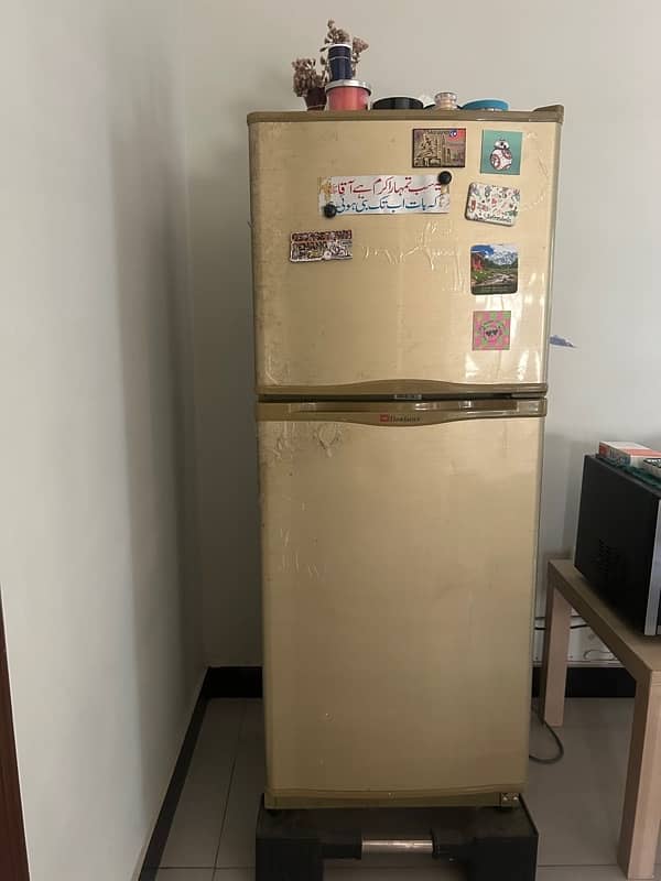 DAWLANCE 2 DOOR 9122 FP FRIDGE 10/10 condition 3