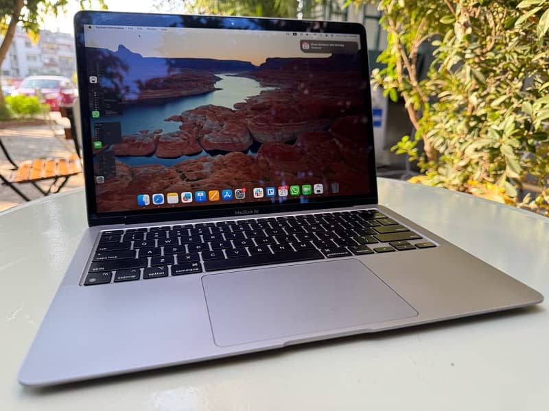 MacBook Air M1 8Gb Ram 256Gb SSD 0