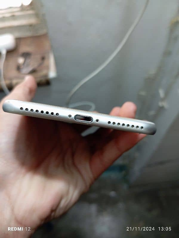 iPhone 7 plusonlypartsworking available 100%original hai plz full read 3