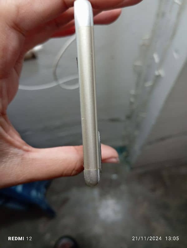 iPhone 7 plusonlypartsworking available 100%original hai plz full read 5