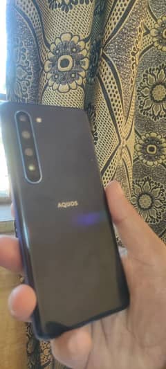 Aquos R5G