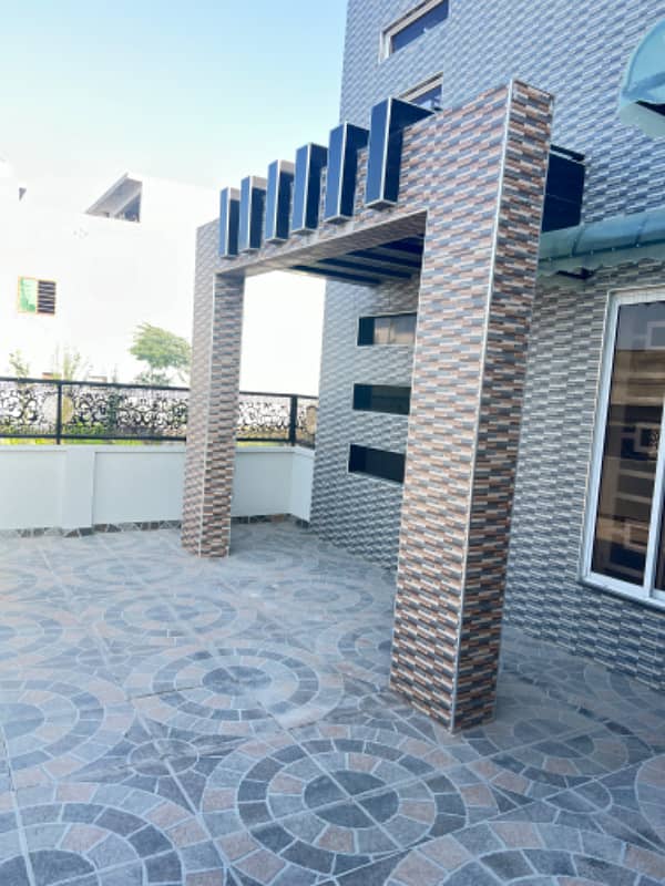 Kohistan Enclave A block 10 marla luxury House For Sale. 1