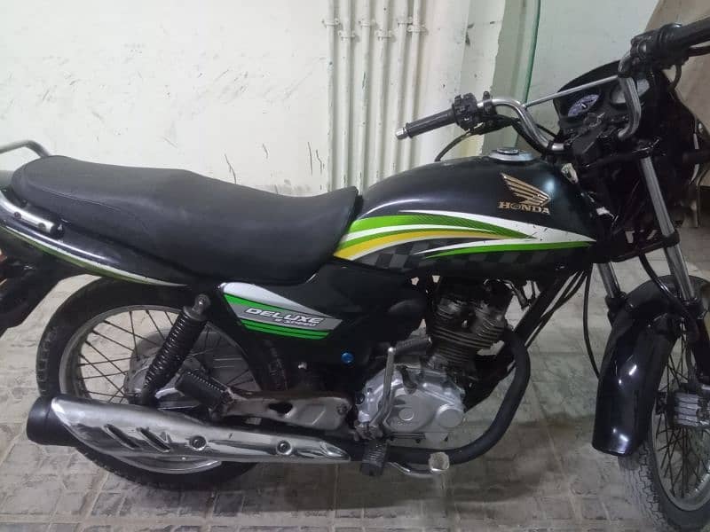 full genuine bike hn, 5 ghair hn , karachi no hn , model 2016hn 1