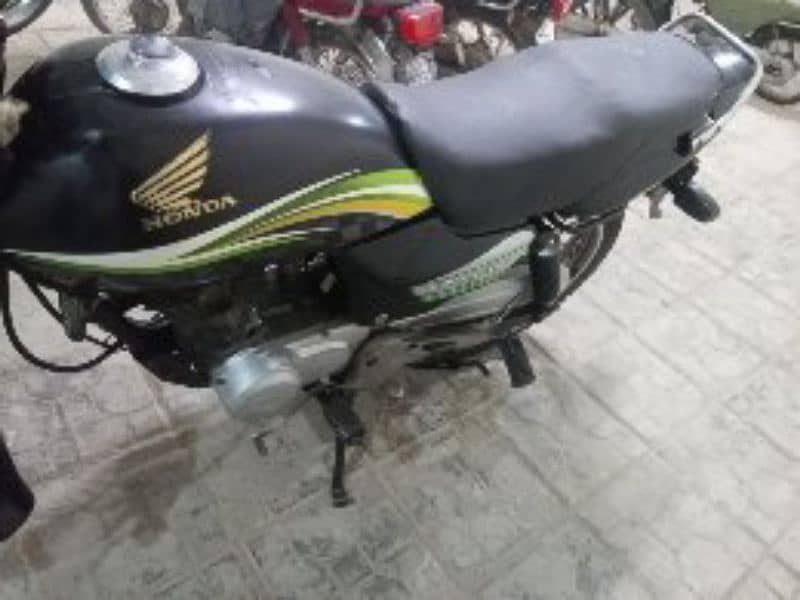 full genuine bike hn, 5 ghair hn , karachi no hn , model 2016hn 3