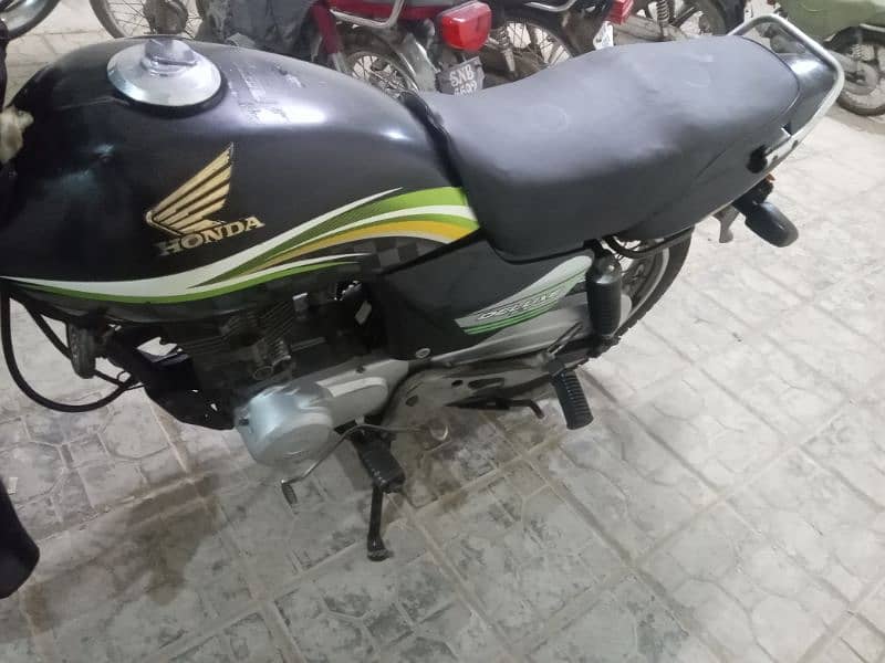 full genuine bike hn, 5 ghair hn , karachi no hn , model 2016hn 5