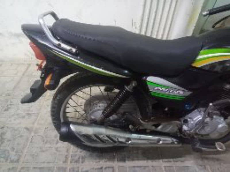 full genuine bike hn, 5 ghair hn , karachi no hn , model 2016hn 6