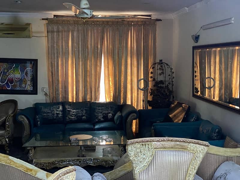 Investor's Rate 1 Kanal Old House for Sale in E Block Johar Town Lahore 1