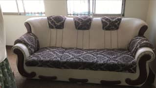 5 Seater Sofa Set For Urgent Sale Need Cash