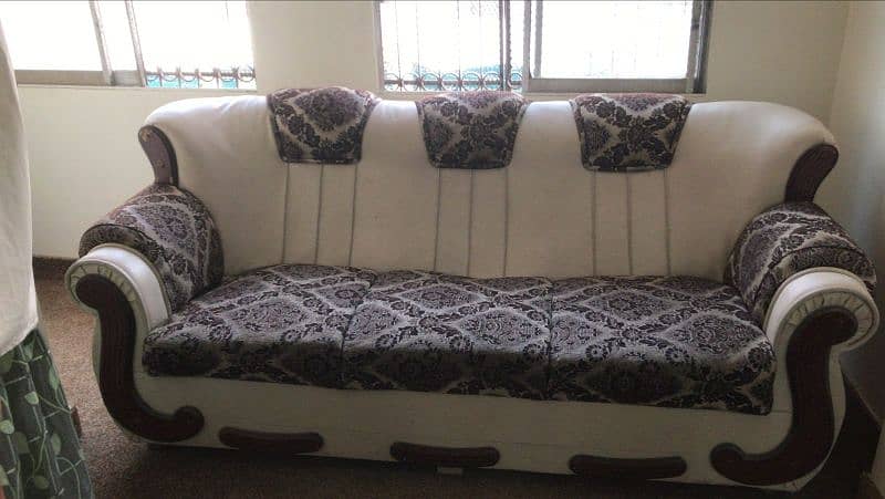 5 Seater Sofa Set For Urgent Sale Need Cash 0