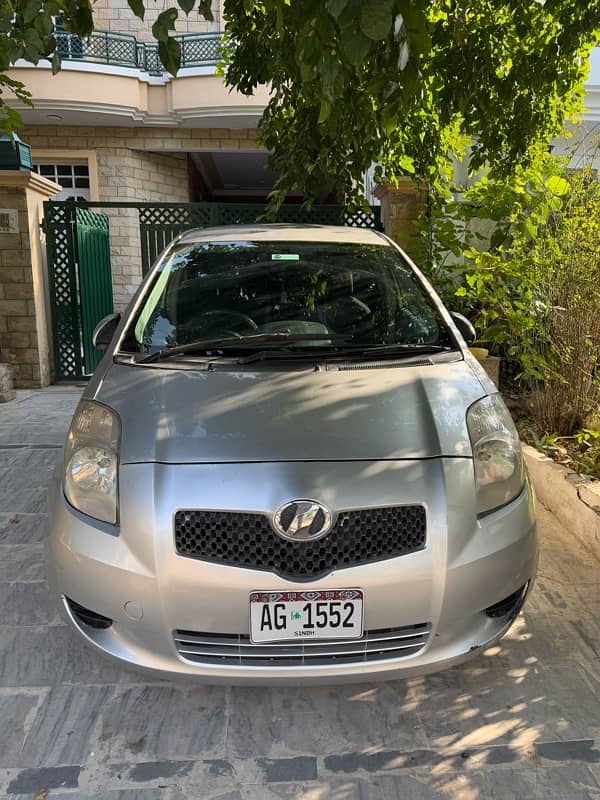 Toyota Vitz 2005 Automatic Silver 1300 cc 1