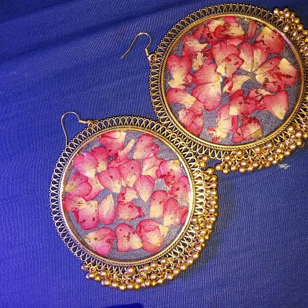 Resin jhumka and pendent 2