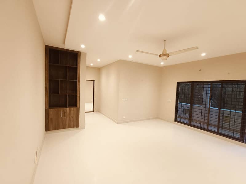 1Kanal Beautiful House Available For Sale DHA Phase 4 16