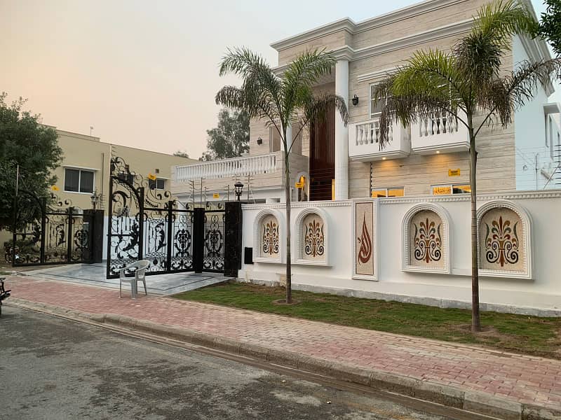 1 Kanal Brand New Luxury Designed Double Heighted House With Basement Available For Sale In Bahria Town Lahore. 0