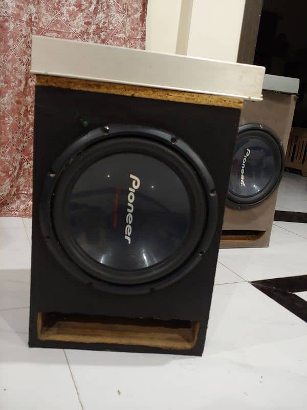 Amplifier and Woofer 5