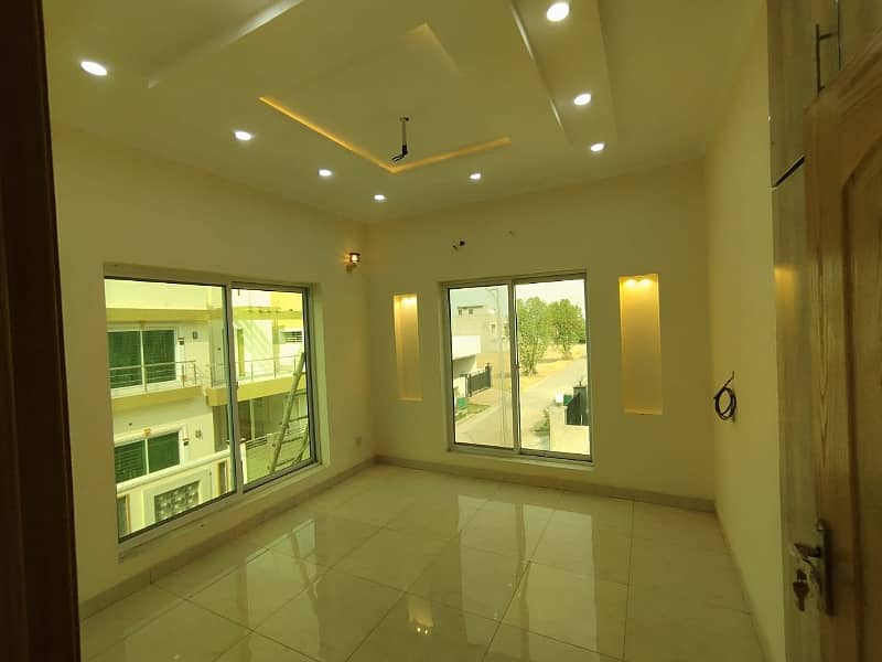 5.5 Marla brand new house for rent double storey New Lahore city near bahria town Lahore 11