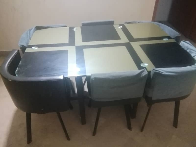 6 Seater dining table 0