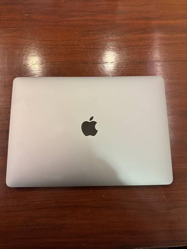 MacBook Air M1 13 inch 1