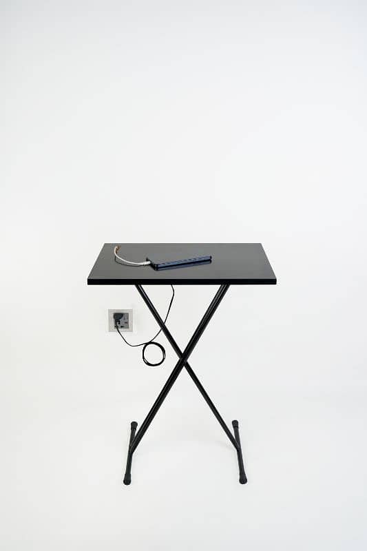 Modern E-Table (Pure Black) 1