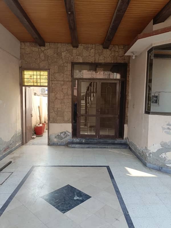 10 Marla Double Storey URGENT SALE HOUSE AVAILABLE FOR SALE 0