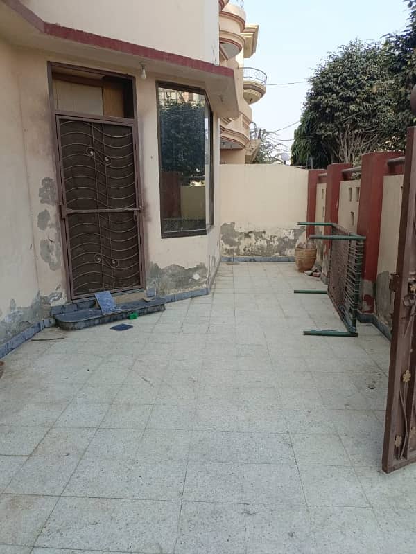 10 Marla Double Storey URGENT SALE HOUSE AVAILABLE FOR SALE 5