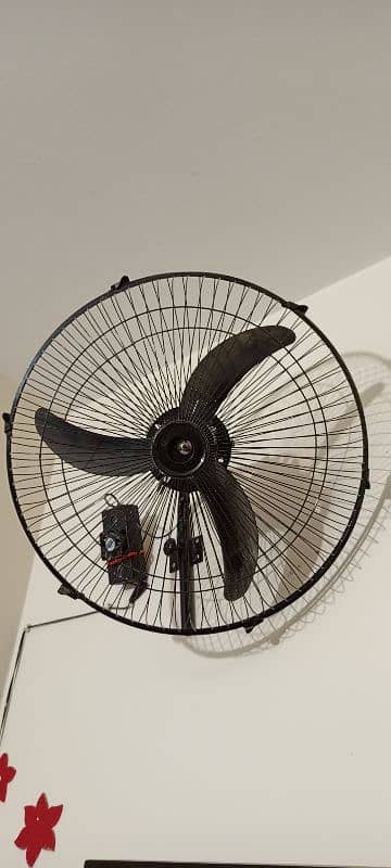 "12V Cooling Fan with Adapter - Excellent Condition (9/10)" 0