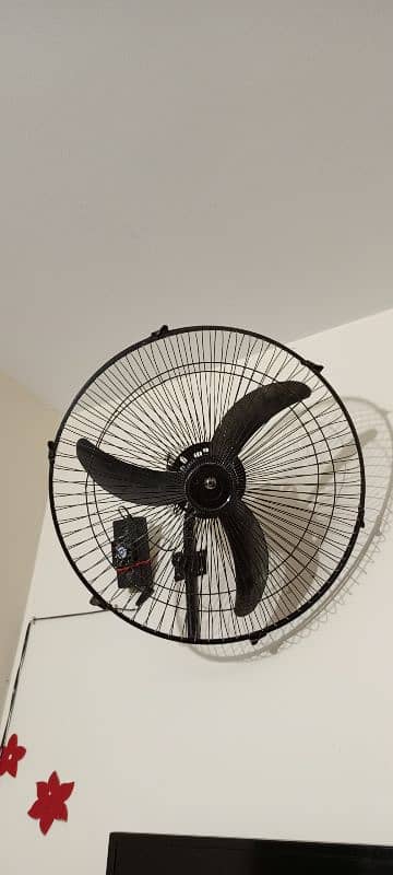 "12V Cooling Fan with Adapter - Excellent Condition (9/10)" 2