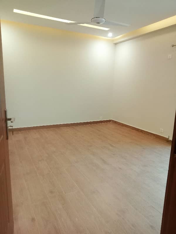 3 Bed Barnd New Apartment Available For Sale in Askari 11 Lahore 4